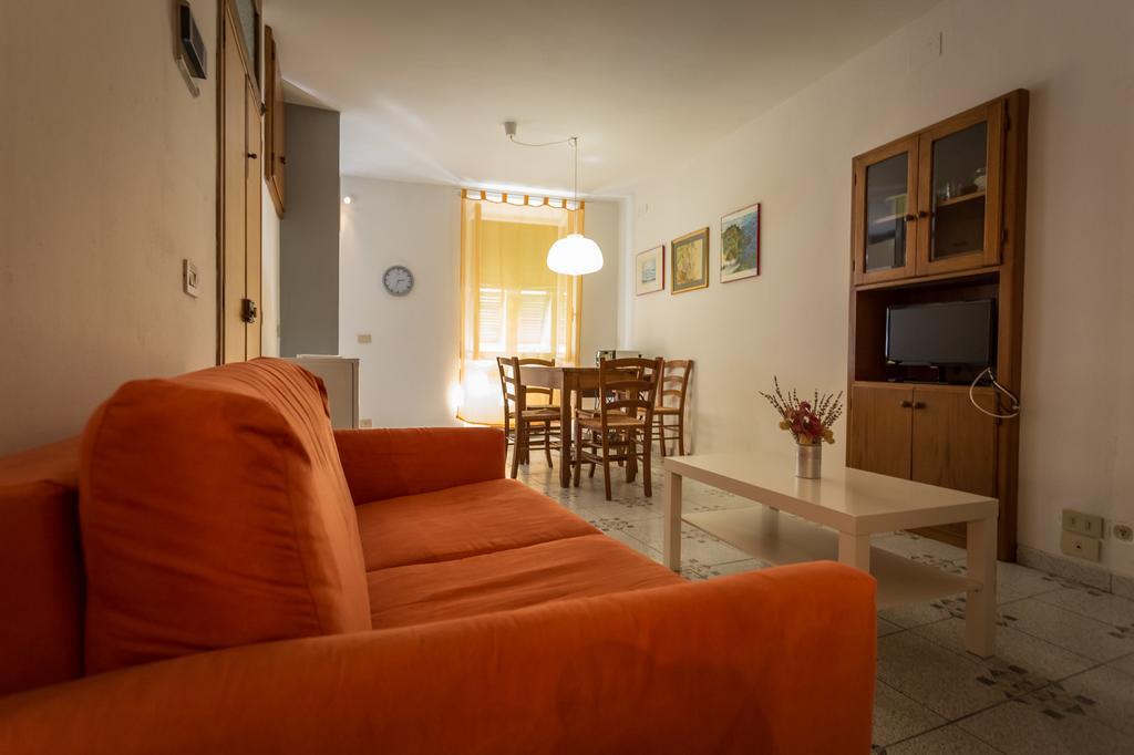 דירות ריומאג'ורה Robs House חדר תמונה